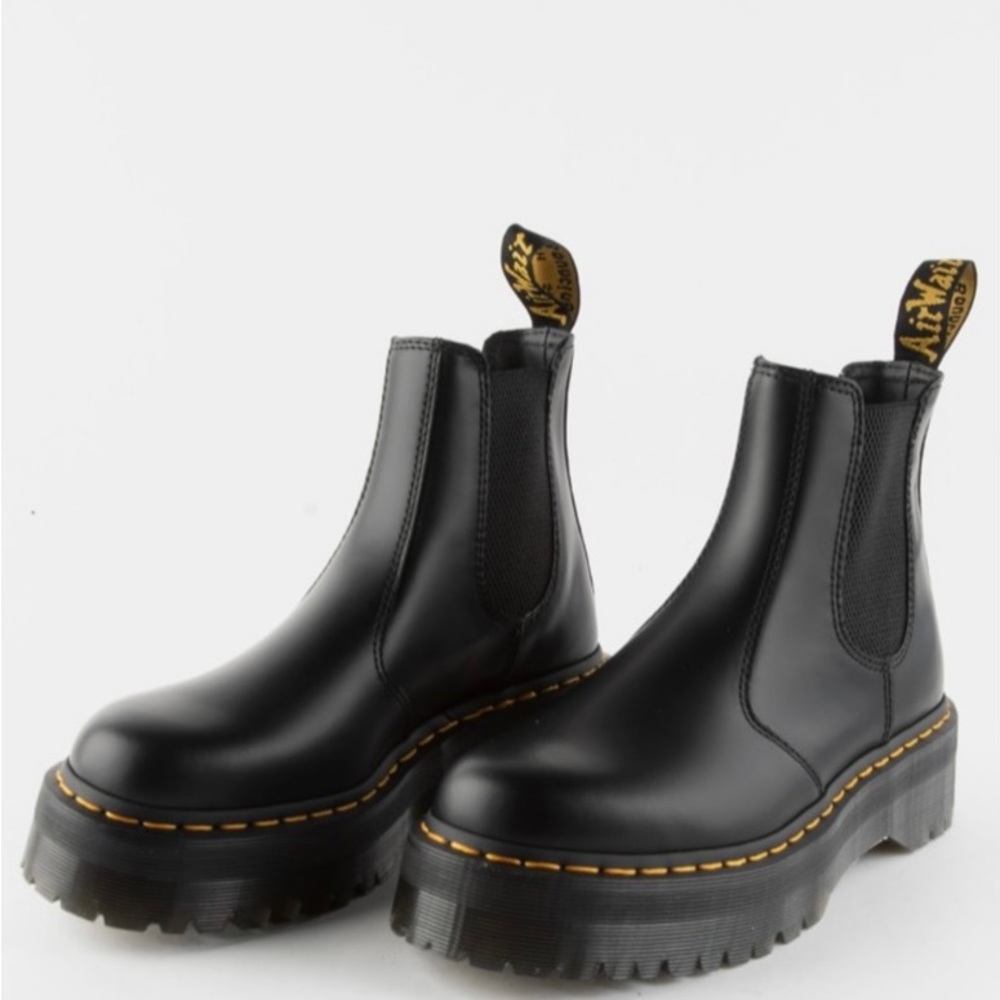Dr. Martens 2976 Platform Chelsea Boots